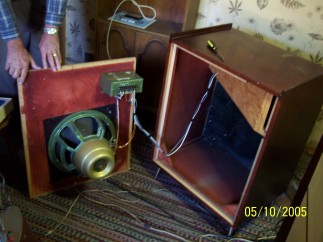 7171inside_of_speaker.jpg